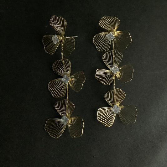 Salvanity K-POP Golden Bloom Etherea Petalnest Earrings - Danglers