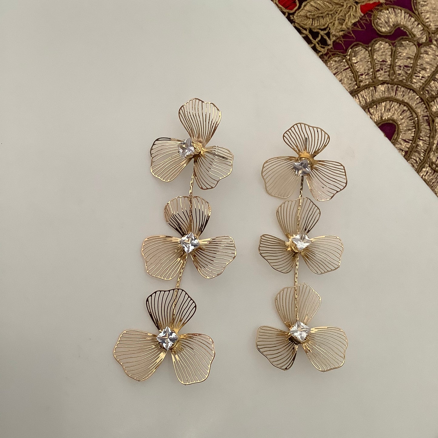 Salvanity K-POP Golden Bloom Etherea Petalnest Earrings - Danglers