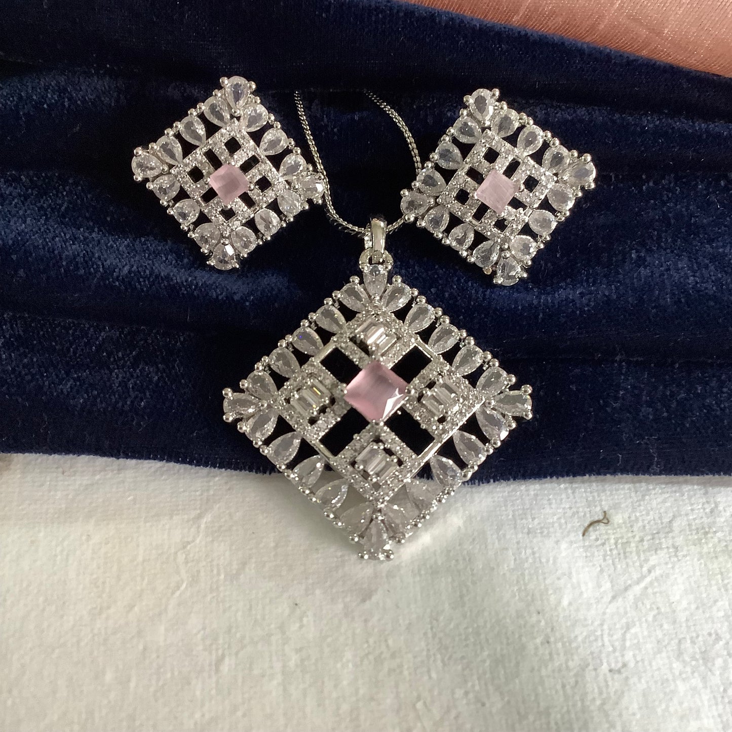 Salvanity American Diamond Pink Rhombus Pendant Set