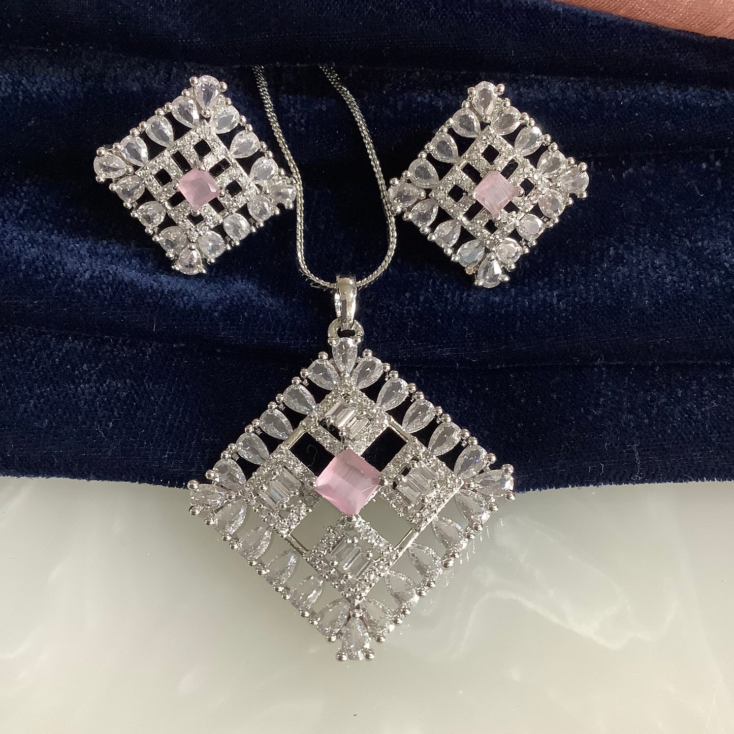 Salvanity American Diamond Pink Rhombus Pendant Set