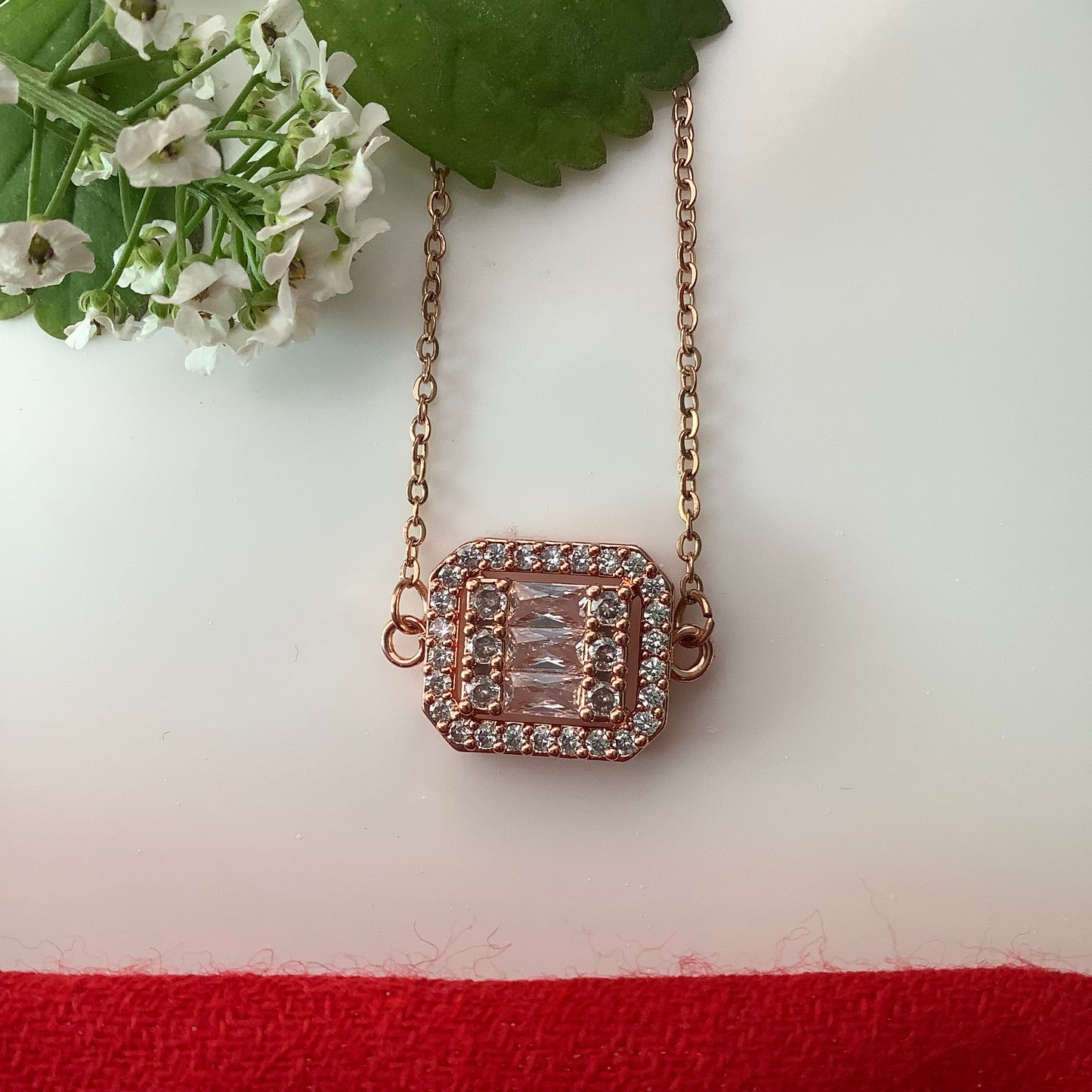 Salvanity K-POP Rose Gold Diamond Treasure Chest Necklace - Anti Tarnish Fashion Jewellery