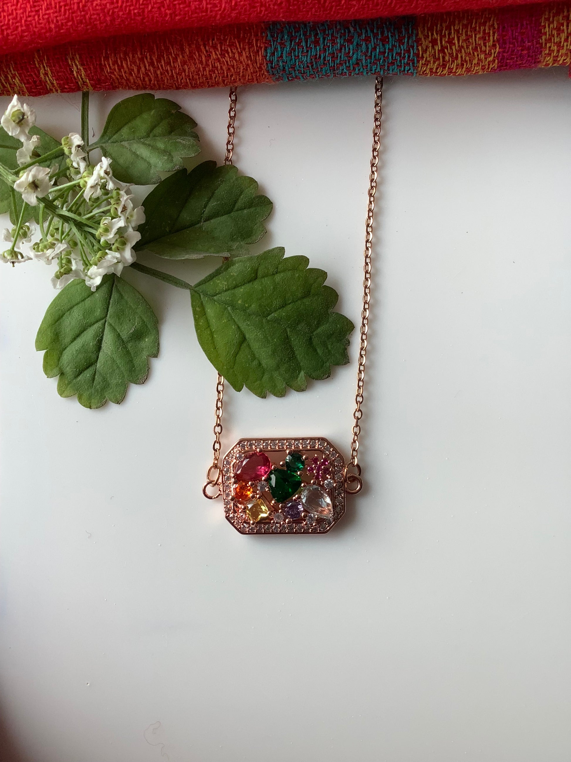 Salvanity K-POP Rose Gold Infinity Stones Treasure Chest Necklace An