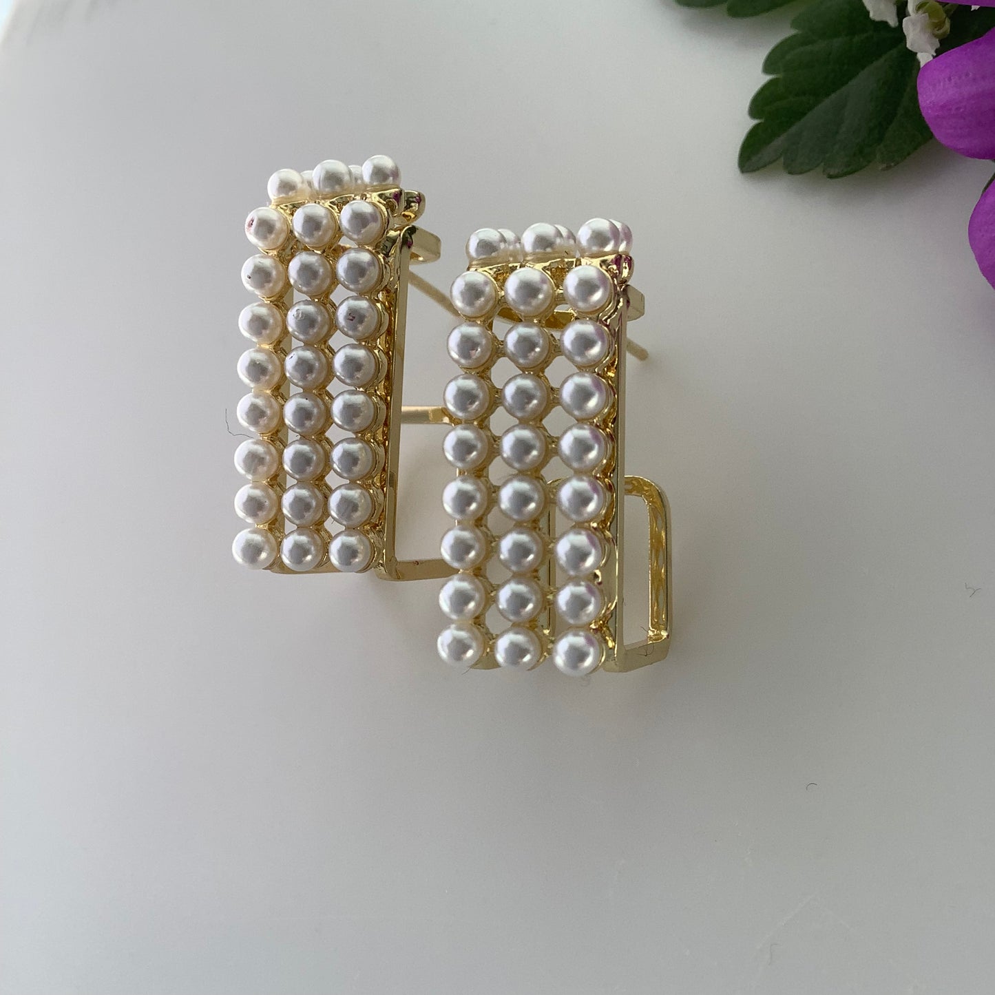 Salvanity - K-POP Golden Pearl Huggers Earrings