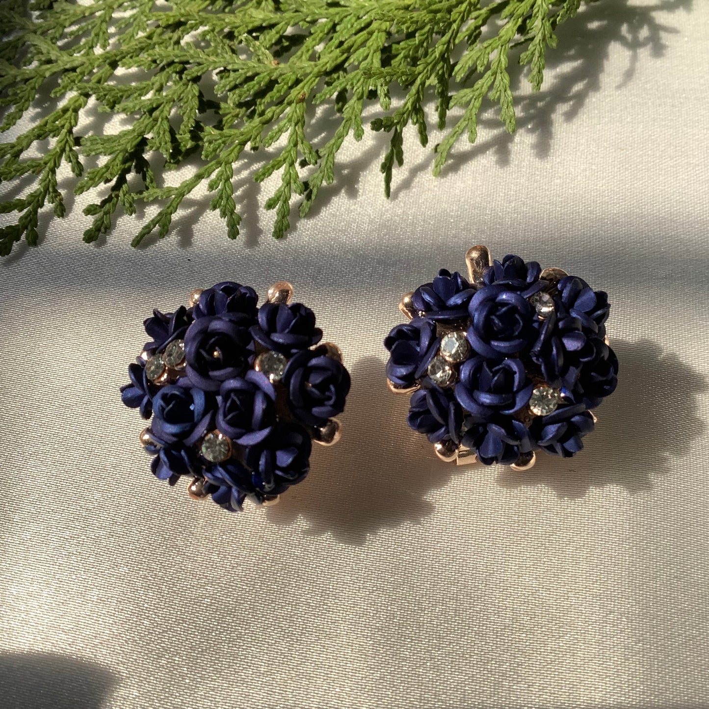 Salvanity - K-POP Fashion Jewellery Earrings Blue Rose Bouquet