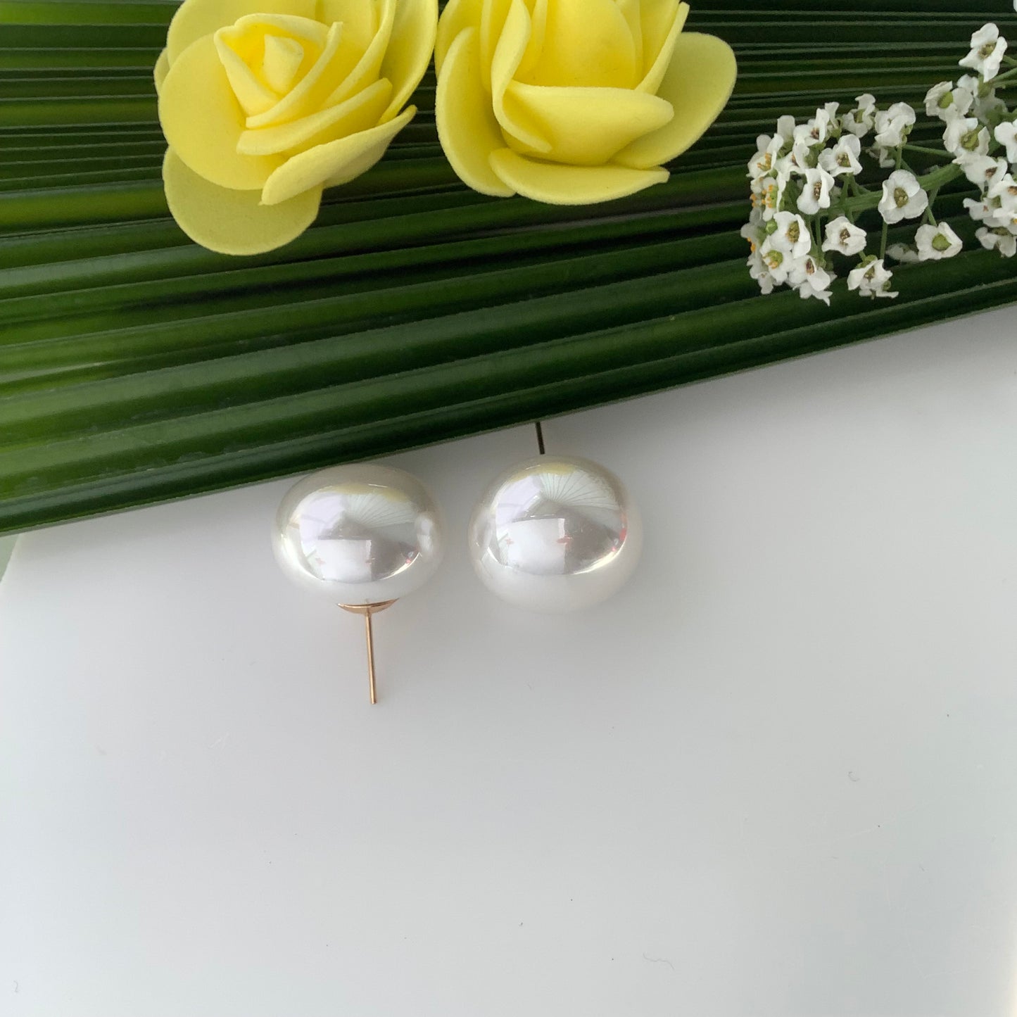 Salvanity - K-POP Fashion Jewellery White Pearl Balls Tops Earrings