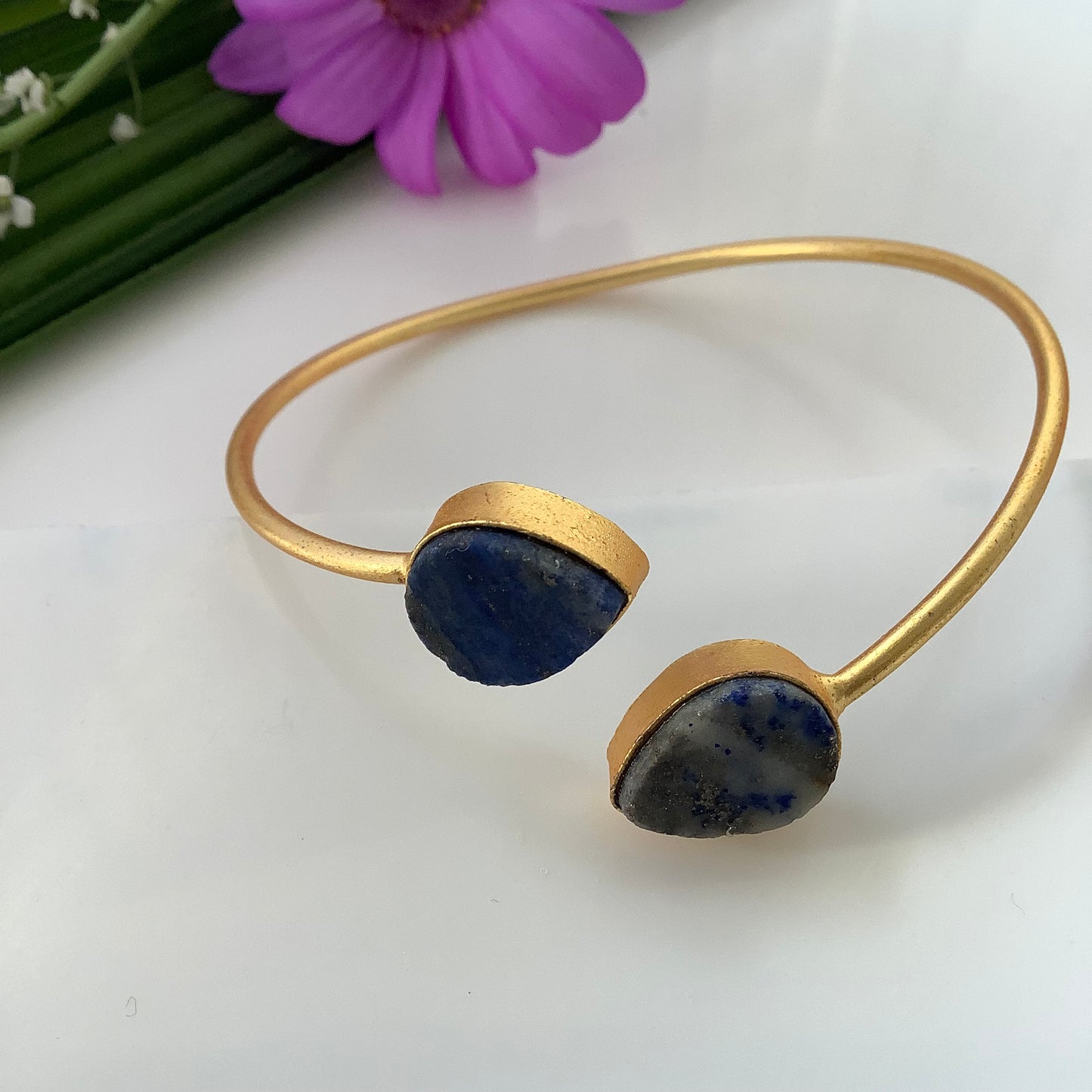 Salvanity Brass Gold Simple Rough stone bracelet - Blue