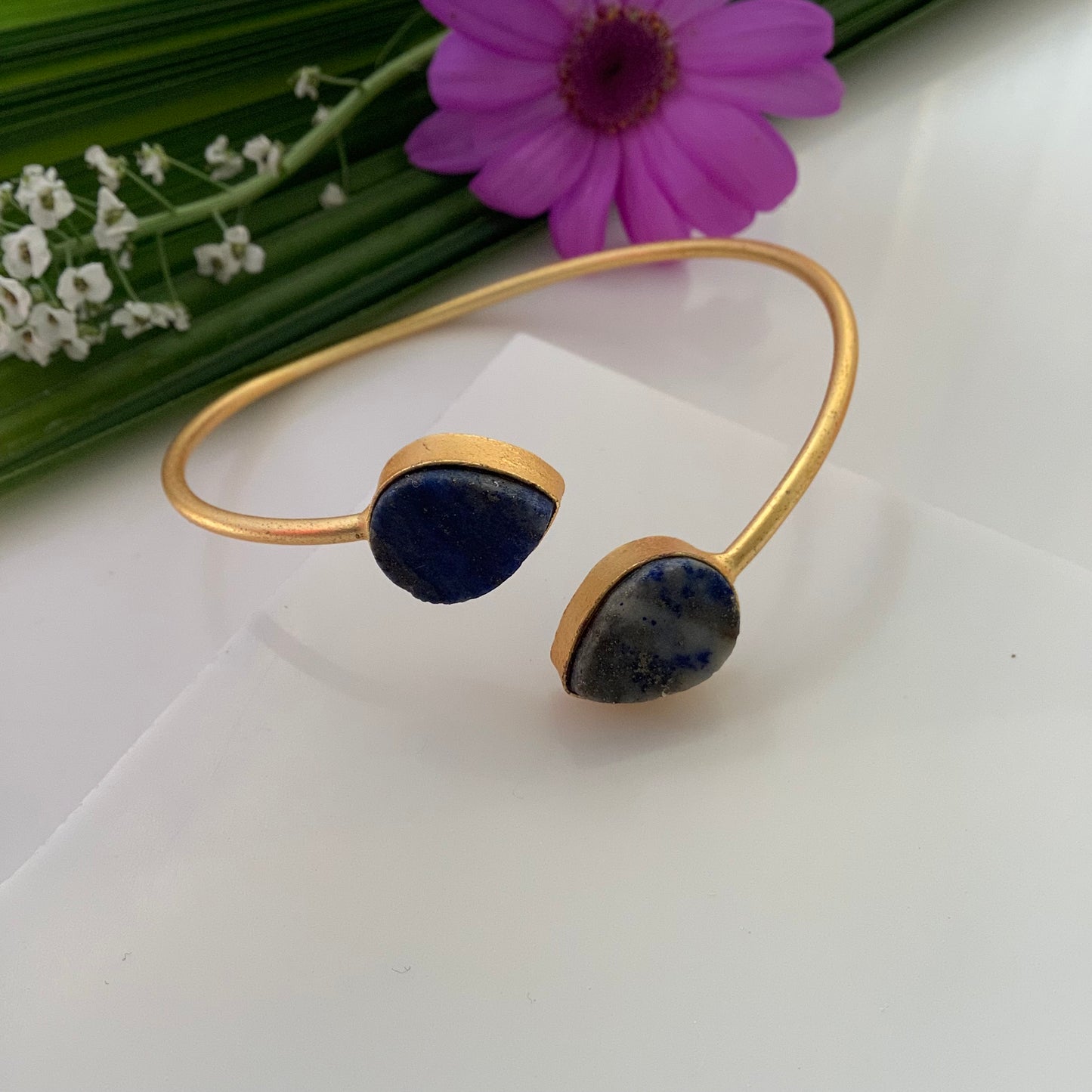 Salvanity Brass Gold Simple Rough stone bracelet - Blue