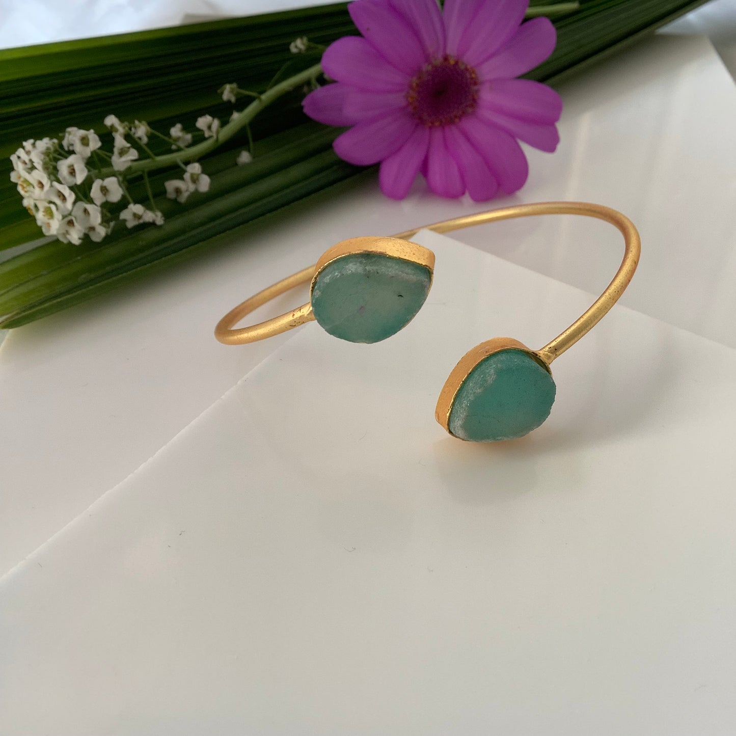 Salvanity Brass Gold Simple Rough stone bracelet - Mint Green