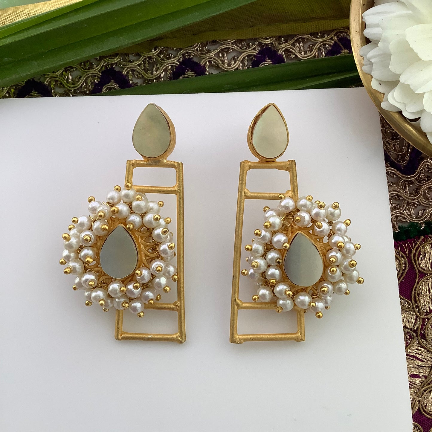 Salvanity 18 CT Gold Plated Brass Earrings - Bunch of Pearls Baroque