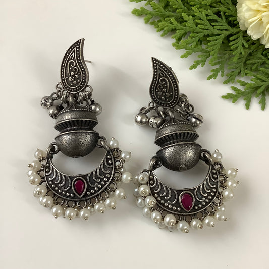 Salvanity German Silver Paisley Moon Earrings