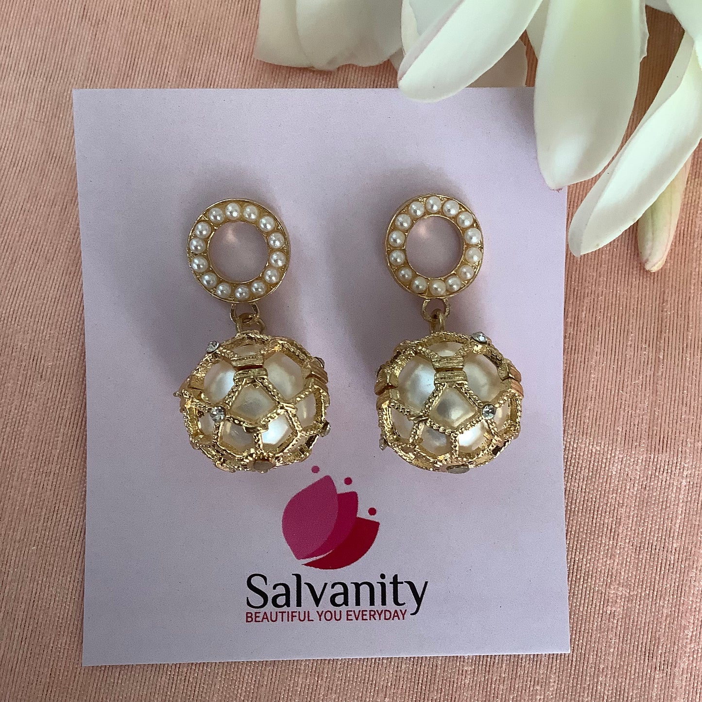 Salvanity K-POP Modern Trendy Caged Pearl Earrings