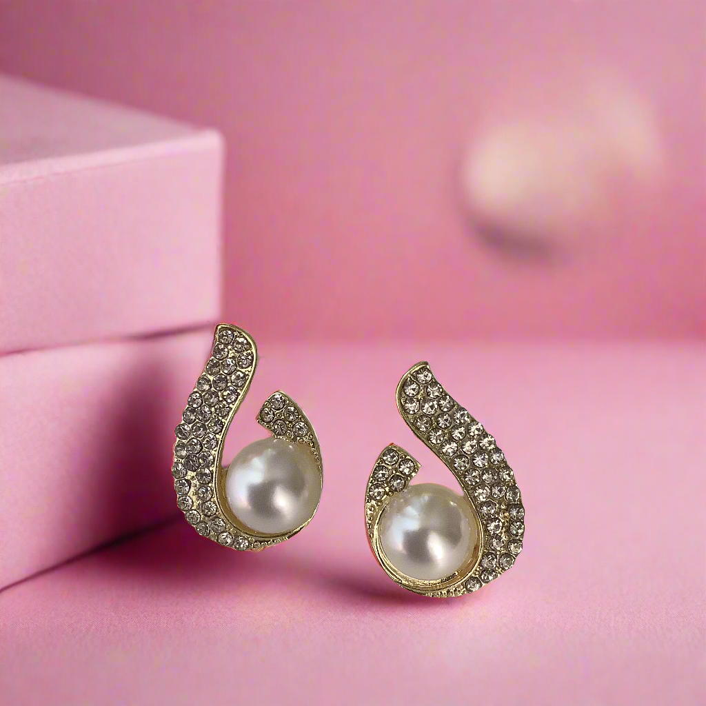 Salvanity K-POP Modern Trendy Pearl & Diamonds Golden Earrings