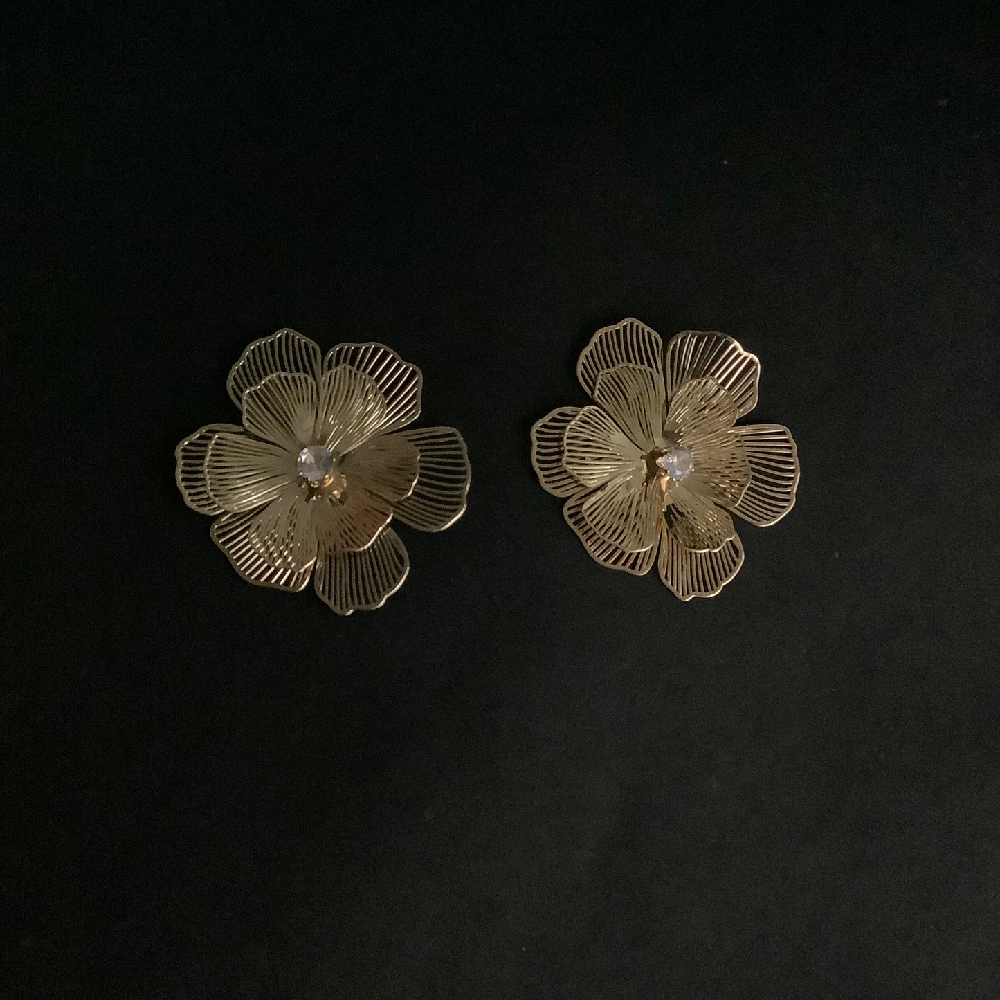 Salvanity K-POP Golden Bloom Etherea Voila Veil Two Way Earrings - Danglers