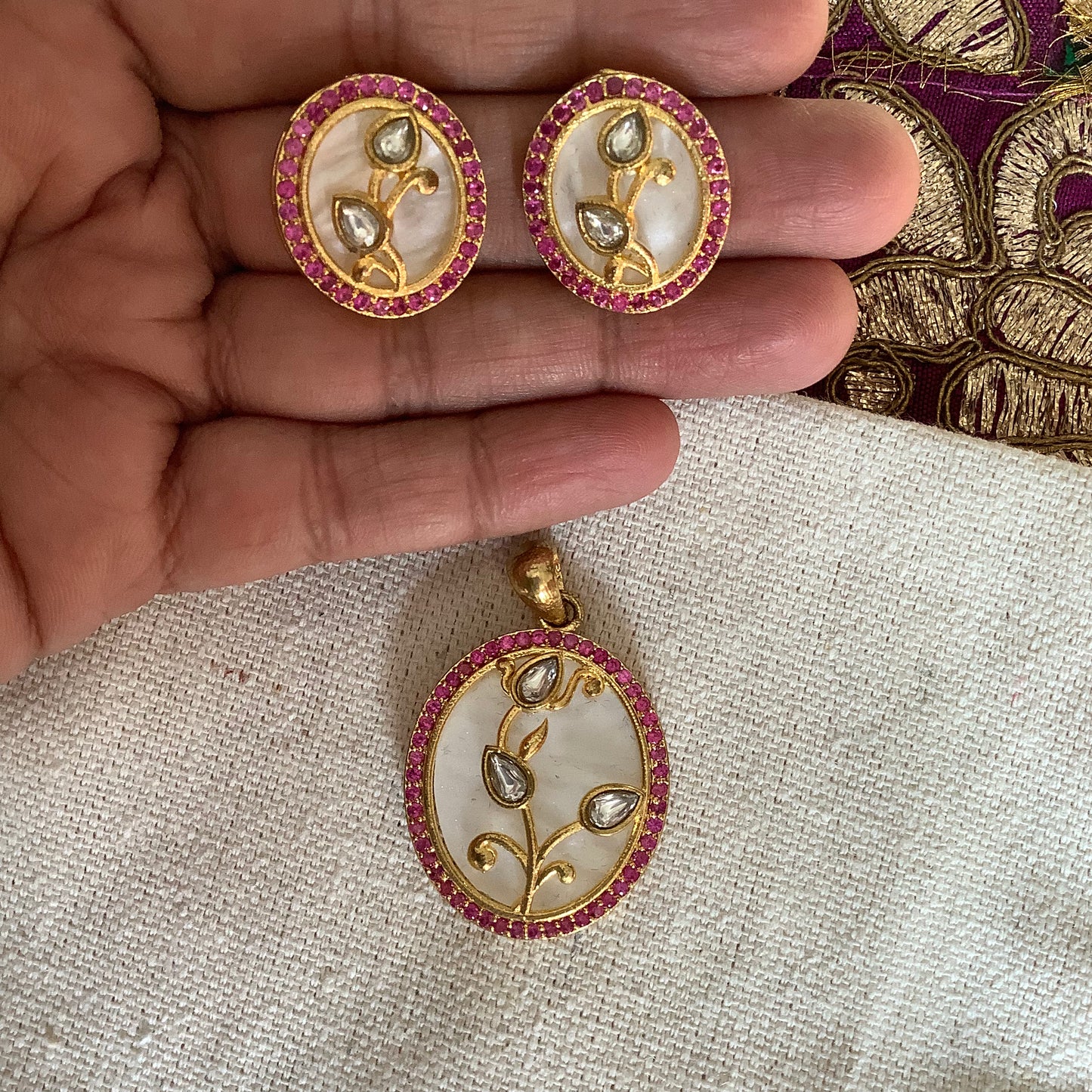 Salvanity Rajsi Kundan and American Diamond Oval Pendant and Earrings set