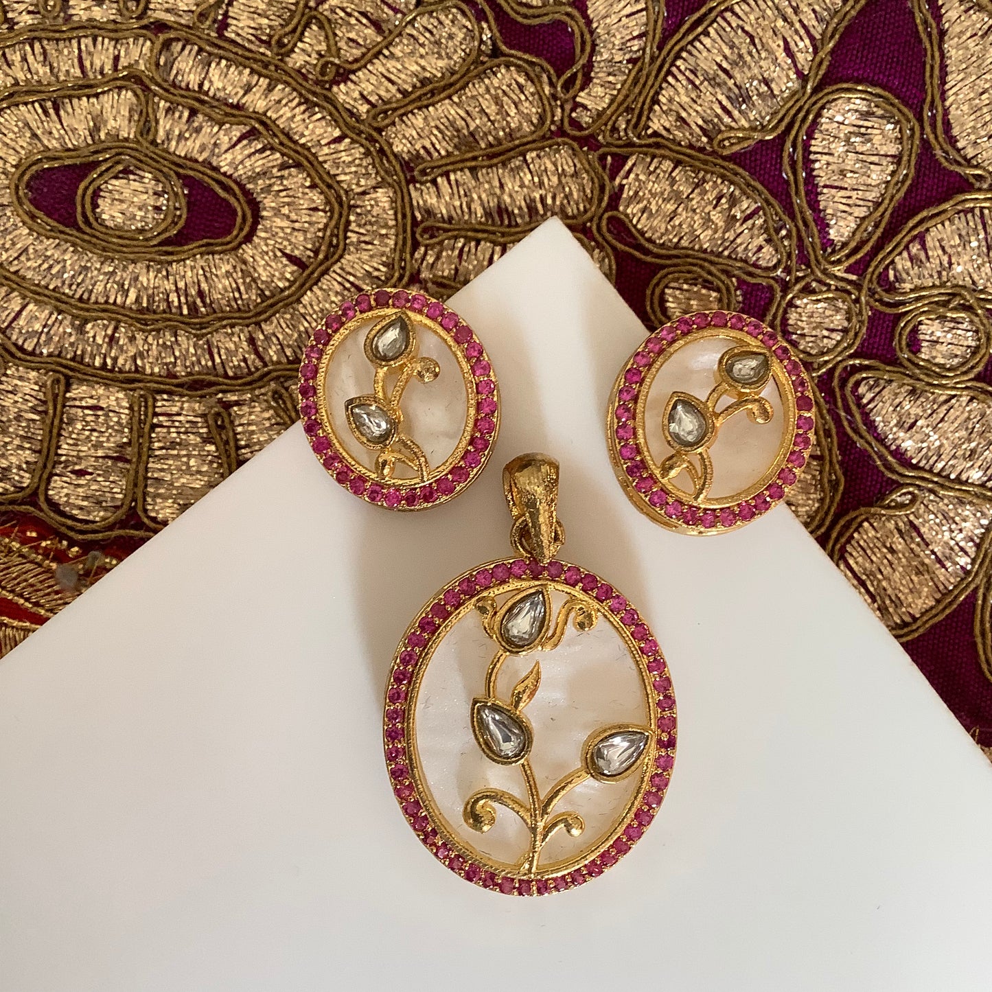 Salvanity Rajsi Kundan and American Diamond Oval Pendant and Earrings set