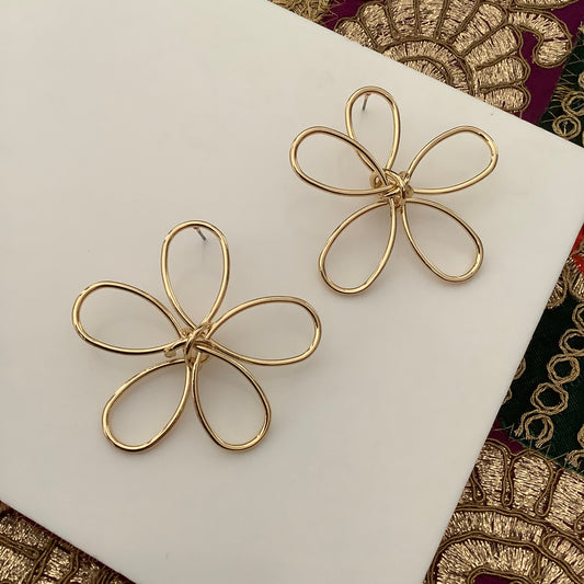 Salvanity K-POP Golden Sunbeam Earrings