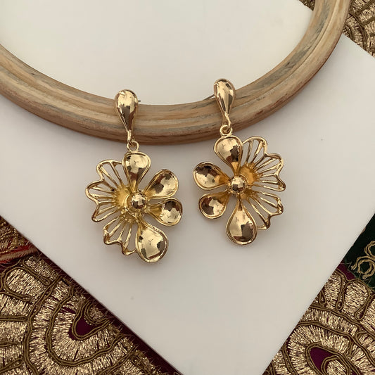 Salvanity K-POP Golden Bloom Etherea Luminous Flower Earrings - Danglers