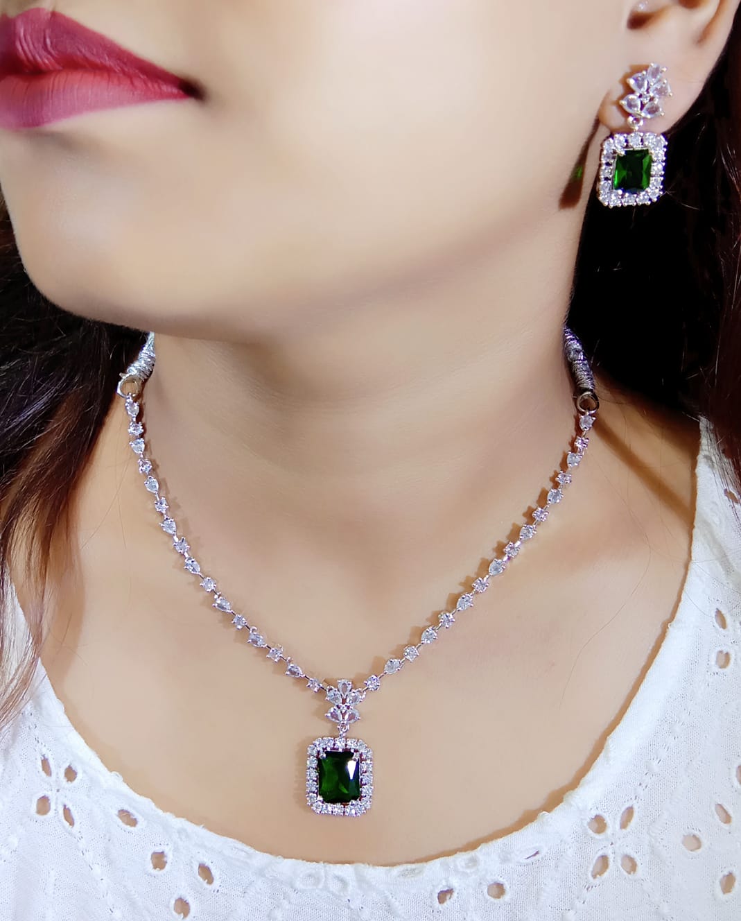 Salvanity American Diamond Enchanting Green Emerald Necklace